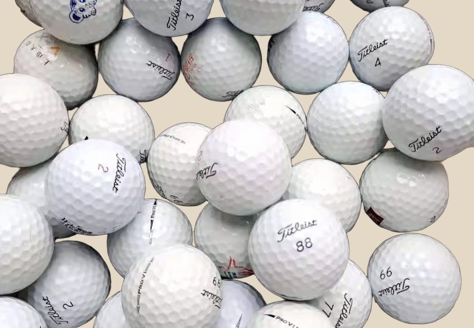  TITLEIST Golf ball, schoon gefotografeerd.
