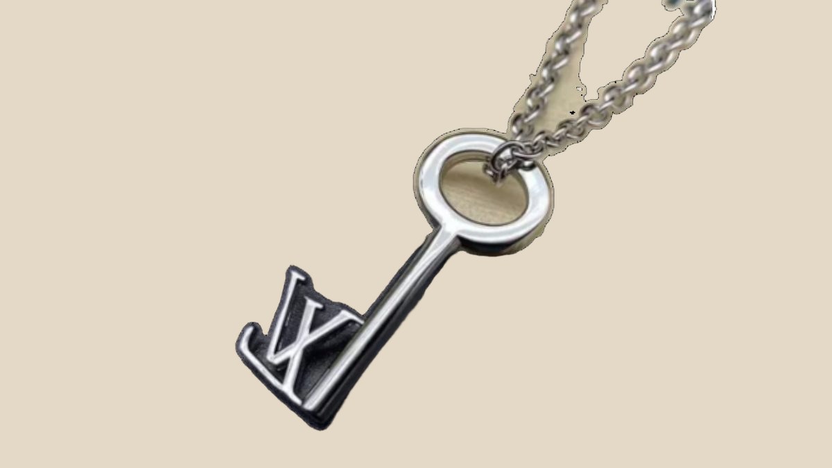 LOUIS VUITTON Key Necklace — QC
