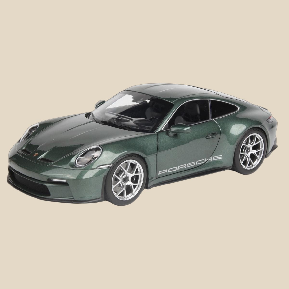 PORSCHE 911 Model Car 1:18 — QC