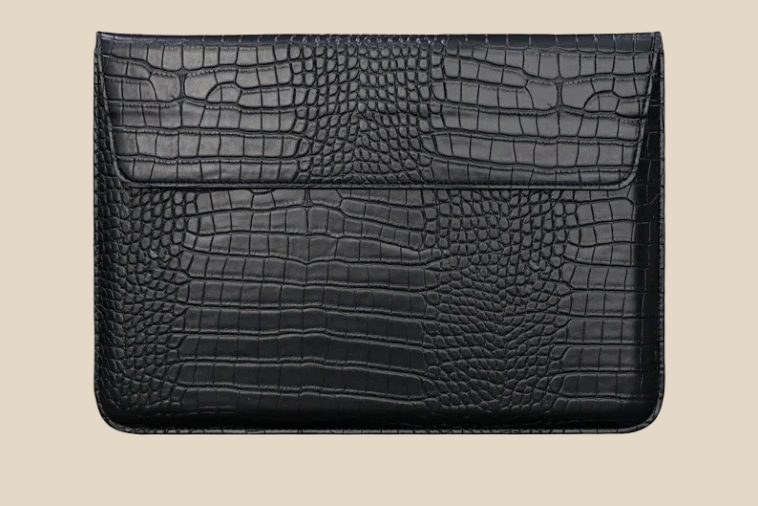 NO BRAND Croc Leather Laptop Sleeve — QC