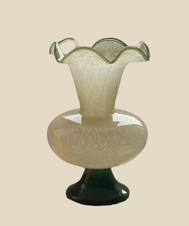 Ruffled Cream Glass Vase — QC